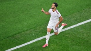 Der eingewechselte Mikel Merino stach in der Nachspielzeit zu und schoss Spanien ins ...