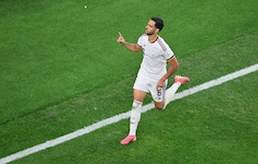 Der eingewechselte Mikel Merino stach in der Nachspielzeit zu und schoss Spanien ins ...