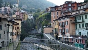 Durch die Ortschaft Argegno am Comer See fließt der Fluss Telo. Ein 19-Jähriger ist dort auf der ...
