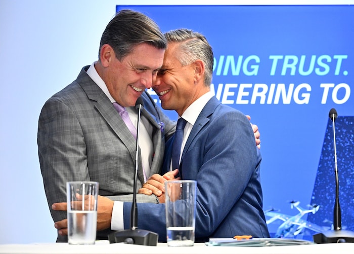 Innovationsminister Peter Hanke (li.) und Wirtschaftsminister Wolfgang Hattmannsdorfer stellen ...