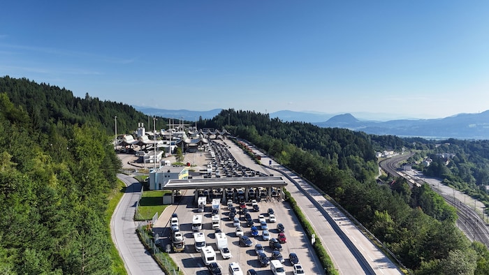 Ein bekanntes Bild: Kilometerlanger Stau auf der Karawankenautobahn