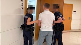 Der 38-jährige Boxtrainer weist die Vorwürfe vor dem Wiener Landesgericht zurück und erklärt die ...