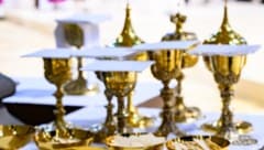 Für die Herstellung von Hostien, die tatsächlich auch bei der Kommunion verwendet werden können, ...