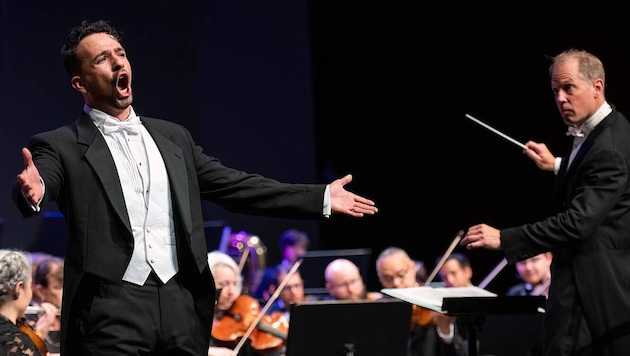 Talentierte Jungsänger aus aller Welt treten bei AIMS mit professionellem Orchester auf.