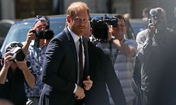 Prinz Harrys Heimatbesuch ist von einer Niederlage vor Gericht überschattet.