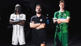 Sturm präsentierte heute am GC Murhof die Dressen für die neue Saison.