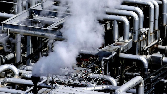 Raffinerie des österreichischen Öl- und Gaskonzerns OMV in Schwechat
