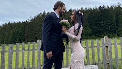 Bahati Venus nimmt sich bei ihrer Traumhochzeit mit Marzio Taylor Swift als Vorbild und hat eine ...