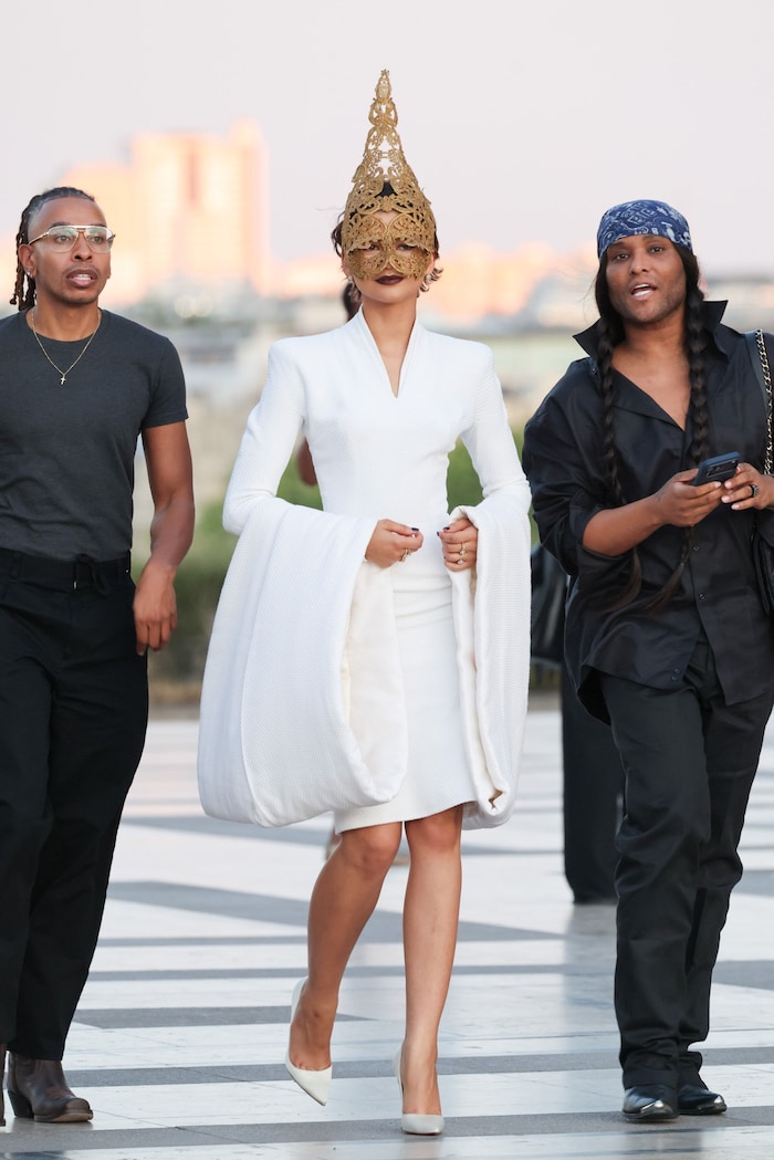 Zendaya vertraut bei ihren Hingucker-Looks auf Stylist Law Roach (rechts im Bild).