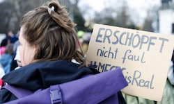 Im März wurde in Wien für mehr Aufmerksamkeit für ME/CFS demonstriert.