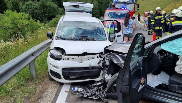 An dem Verkehrsunfall waren drei Fahrzeuge beteiligt.