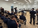 Die Angeklagten hatten auch beim Prozess ein Großaufgebot der Polizei im Nacken. Die Beamten ...