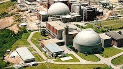 Luftaufnahme von den beiden in Betrieb befindlichen Atomreaktoren „Atucha 1“ und „Atucha 2“