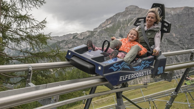 Rasant geht es mit bis zu 40 km/h talwärts.