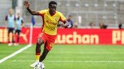 Der 22-jährige Verteidiger holte in der vergangenen Saison mit Lens den zweiten Platz hinter ...