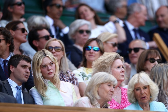Mode-Moment in der Royal Box: Elle Fanning begeistert im gestreiften Dioriviera-Kleid von Dior, ...