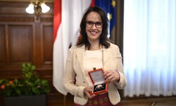 Kasia Greco von der ÖVP wurde mit dem Großen Ehrenzeichen für Verdienste um die Republik ...