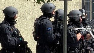 In Bayern hat ein mutmaßlicher Amoklauf einen Großeinsatz der Polizei ausgelöst.