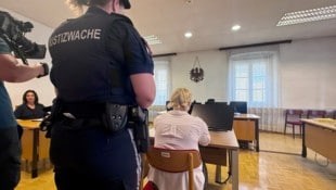 Die junge Mutter gestand die Beihilfe zum Raub. Ihr Kind lebt nun bei einer Pflegefamilie.