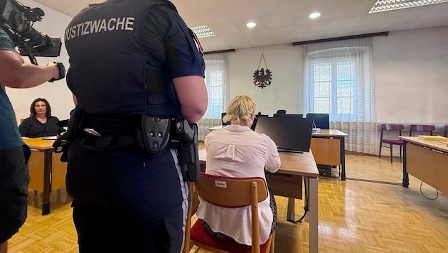 Die junge Mutter gestand die Beihilfe zum Raub. Ihr Kind lebt nun bei einer Pflegefamilie.