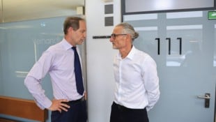 Andreas Kolk (li.) mit Anwalt Stefan Krall vor der für ihn so wichtigen Verhandlung am ...