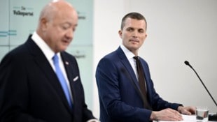 Kanzler Stocker legt seine ÖVP in die Hände von General Gstöttner.
