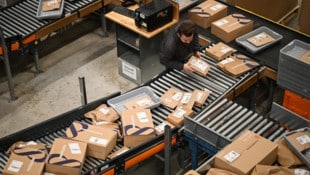 Onlineeinkäufe werden teurer – durch die Umsatzsteuer sogar noch teurer als bekannt.