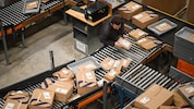 Onlineeinkäufe werden teurer – durch die Umsatzsteuer sogar noch teurer als bekannt.