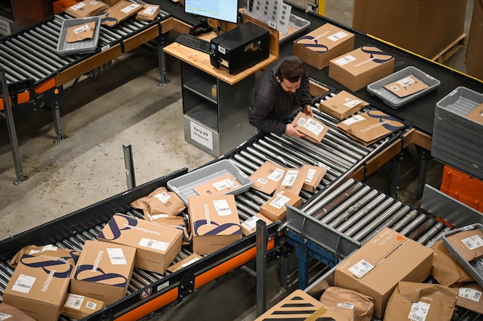 Onlineeinkäufe werden teurer – durch die Umsatzsteuer sogar noch teurer als bekannt.