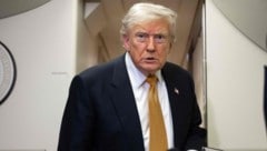 Donald Trump auf dem Rückflug vom NATO-Gipfel in Ankara – überraschend nicht in der neuen ...