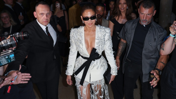 Jennifer Lopez ließ auch bei der Show von Star-Designer Zuhair Murad die Kameras heißlaufen – im ...