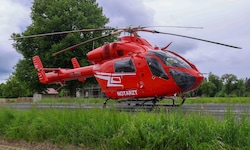 Am Flugfeld der Almtalgemeinde ist seit dem Jahr 2017 aber auch der Rettungs-Heli Martin 3 ...