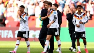 Leon Goretzka (m.) soll nicht gerade Euphorie entfacht haben. 