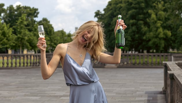 Bei einem Gewinn von 111,5 Millionen Euro können die Sektkorken schon mal knallen.