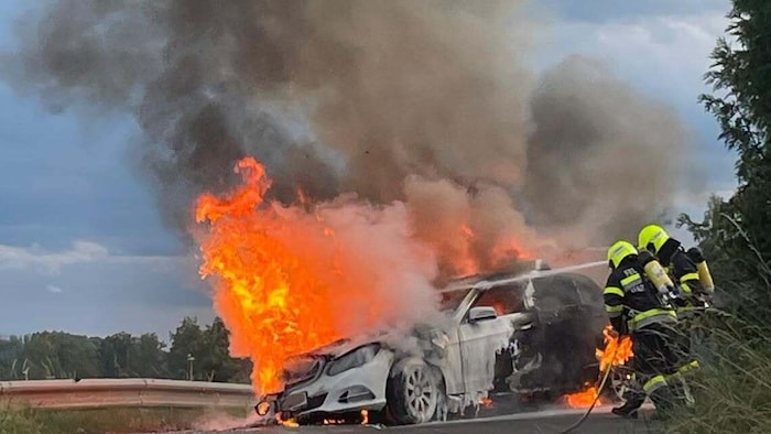 Die Mitglieder der FF Hart bei Graz bekamen das Feuer rasch unter Kontrolle.