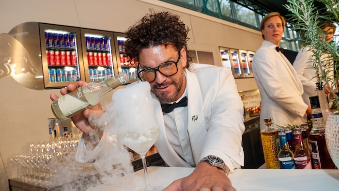 Der zweifache Cocktail-Weltmeister zieht um.