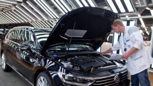 Laut deutschen Medienberichten wackeln beim Autobauer Volkswagen (VW) gar 50.000 bis 100.000 ...