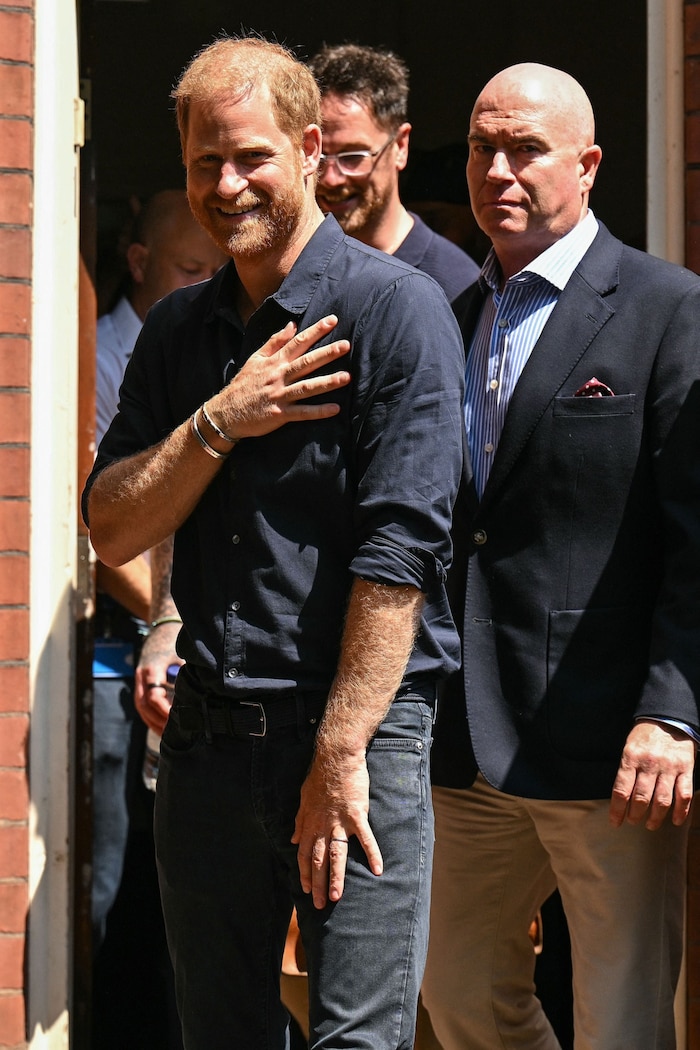 Prinz Harry, am Foto am 9. Juli in Birmingham, benötigt dringend Geldgeber. Sir Elton John soll ...