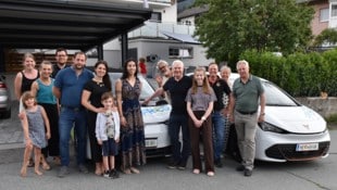 Projektinitiatoren Nina Fábián und Franz Gerhard Patterer mit Bürgermeister Leopold Astner bei ...