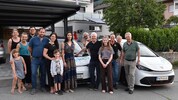 Projektinitiatoren Nina Fábián und Franz Gerhard Patterer mit Bürgermeister Leopold Astner bei ...