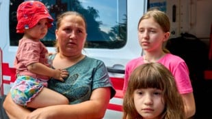 Der Kreml verweigert Ukrainerinnen und Ukrainern in besetzten Gebieten medizinische Versorgung, ...