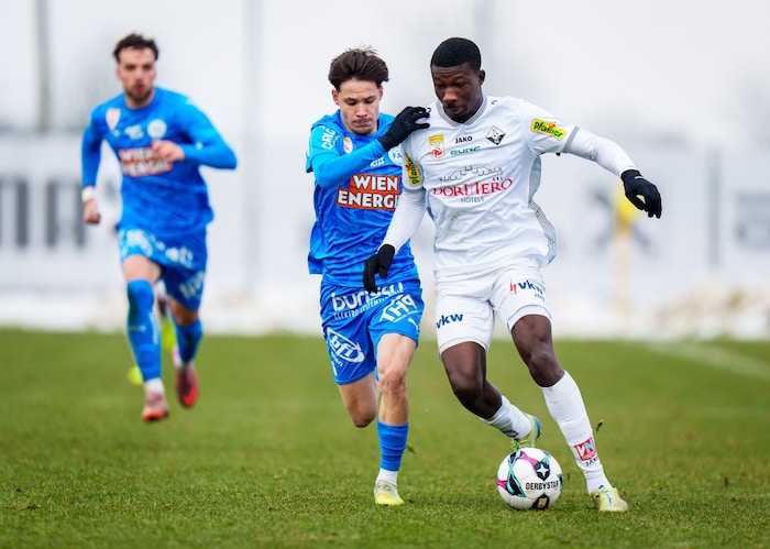 Ousmane Diawara ist derzeit der einzige fitte Mittelstürmer.