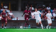 Edmund Baidoo (li.) leitete mit seinem Treffer zum 1:0 den Sieg gegen Kharkiv FC ein