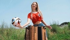 Melissa Naschenweng ist großer Fußball-Fan.