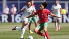 Ayyoub Bouaddi (rechts) schreibt gegen Frankreich WM-Geschichte.