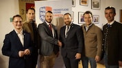 Erst heuer übernahm Erdesz (Dritter von links) die Jugendpartei – ein kurzes Vergnügen.