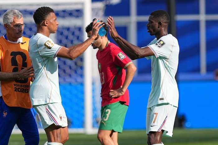Kylian Mbappe (li.) und Ousmane Dembele