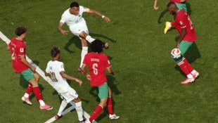 Mit diesem Schuss brachte Kylian Mbappe die Franzosen in Führung.
