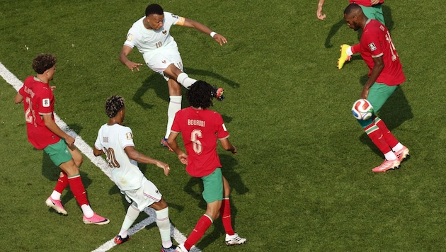 Mit diesem Schuss brachte Kylian Mbappe die Franzosen in Führung.