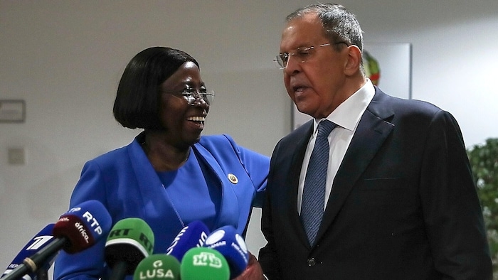 Russlands Außenminister Sergej Lawrow zu Besuch bei seiner mosambikanischen Amtskollegin Maria ...